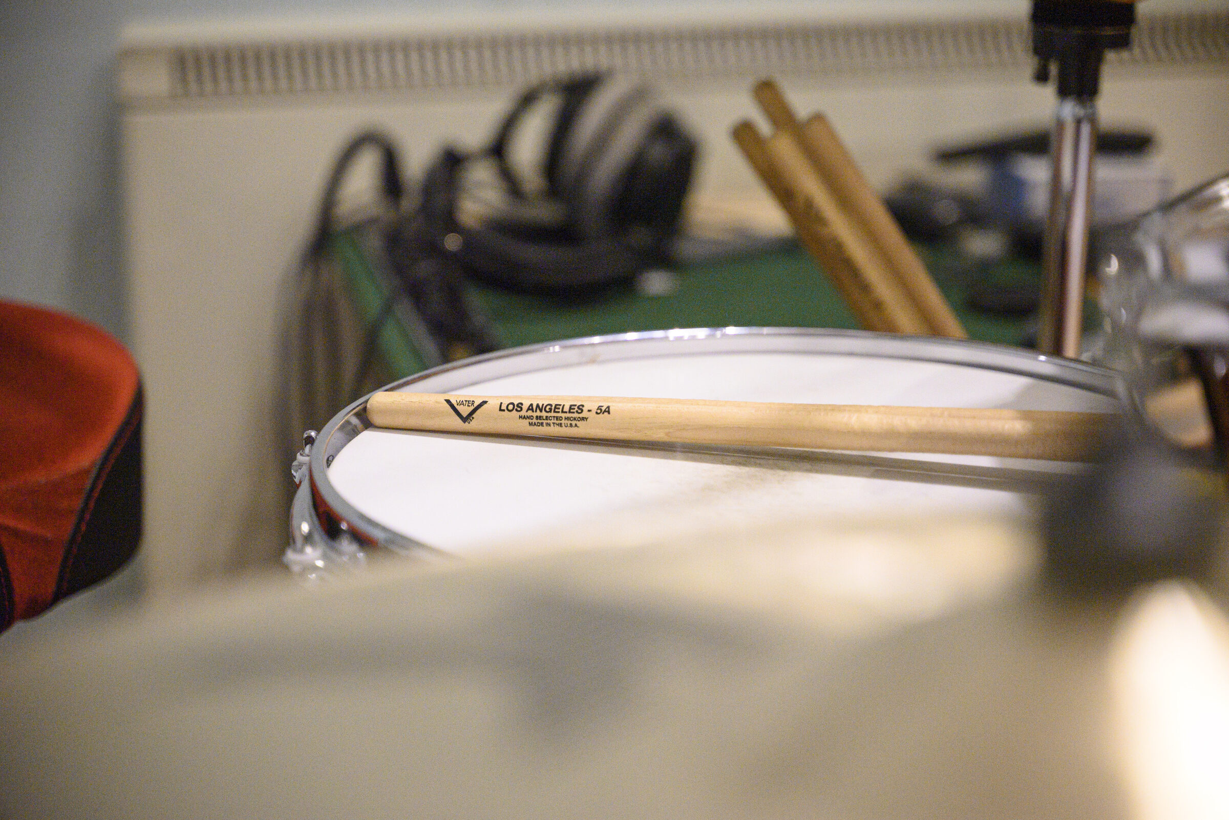 Vater Los Angeles 5A stick on snare drum